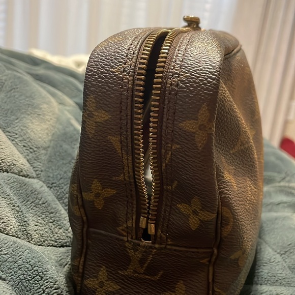 Louis Vuitton Monogram Trousse Toilette 28 - Picture 7 of 10
